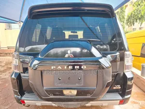 Mitsubishi Pajero 2018 Black