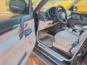 Mitsubishi Pajero 2018 Black