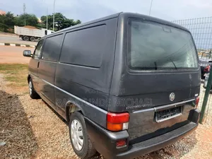 Volkswagen Transporter 2000 Black