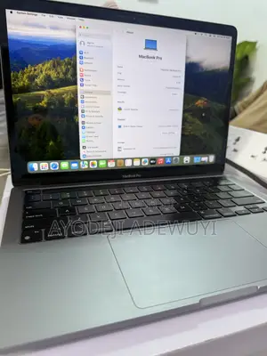 Laptop Apple MacBook Pro 2020 M1 8GB Intel Core i5 SSD 256GB