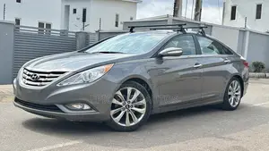 Hyundai Sonata Limited 2.0T Sedan (2.0L 4cyl 6A) 2013 Gray