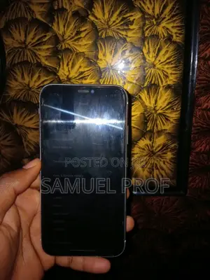 Apple iPhone XR 64 GB White