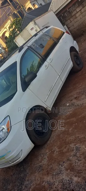 Toyota Sienna 2005 White