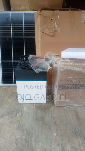 Hero Ee1 Solar Generator With 220 Watt Panel