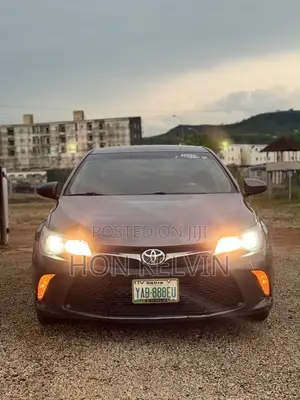Toyota Camry SE 4dr Sedan (2.5L 4cyl 6A) 2016 Gray