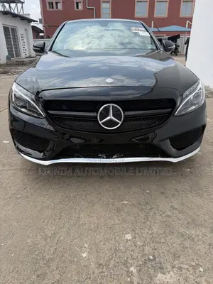 Mercedes-Benz C300 Luxury 4dr AWD 4Matic Sedan (2.0L 4cyl 7A) 2015