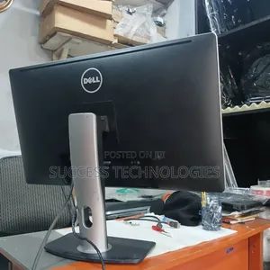 Dell P2715Qt
27-Inch Ultra HD IPS Mo