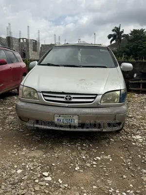 Toyota Sienna 2002 Silver