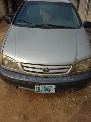 Toyota Sienna 2002 Gold