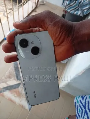 Tecno Spark 9 64 GB Silver