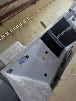 Original England Perkins Diesel Soundproof Generator Sp135kva 100%copp