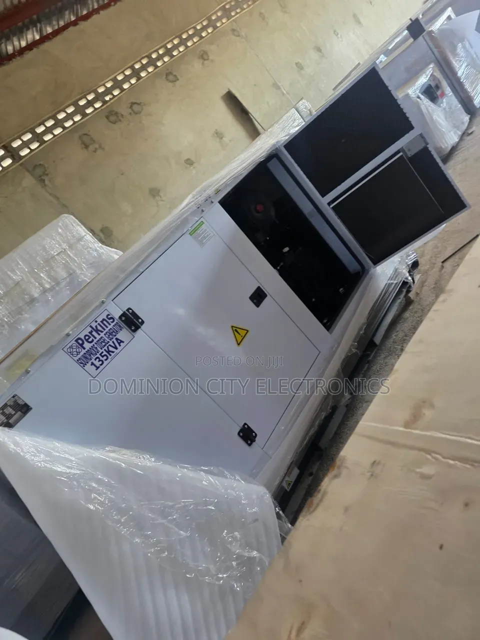 Original England Perkins Diesel Soundproof Generator Sp135kva 100%copp