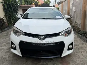 Toyota Corolla S 4dr Sedan (1.8L 4cyl CVT) 2014 White