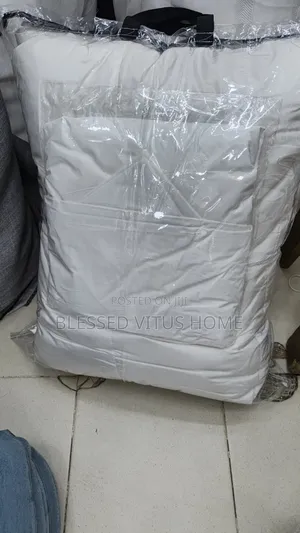 6 Y 6 Duvet Set With 4 Pillows Cases