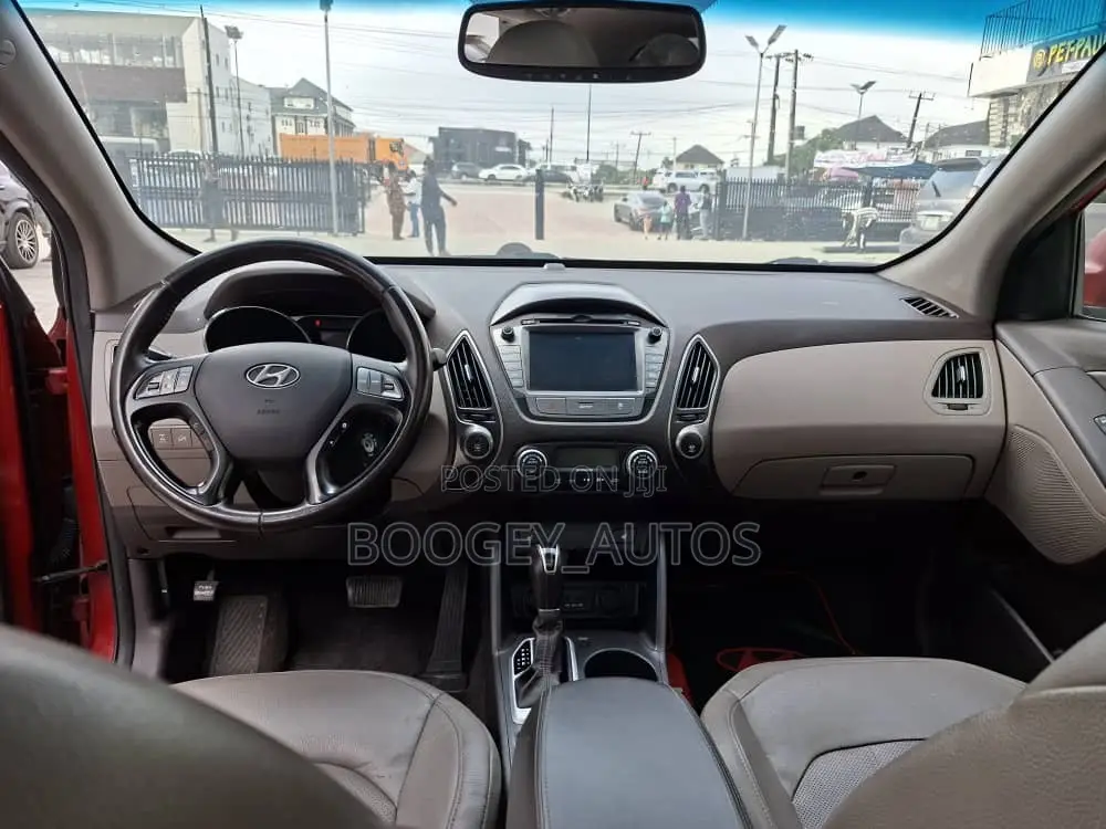 Hyundai Tucson 2014 Red