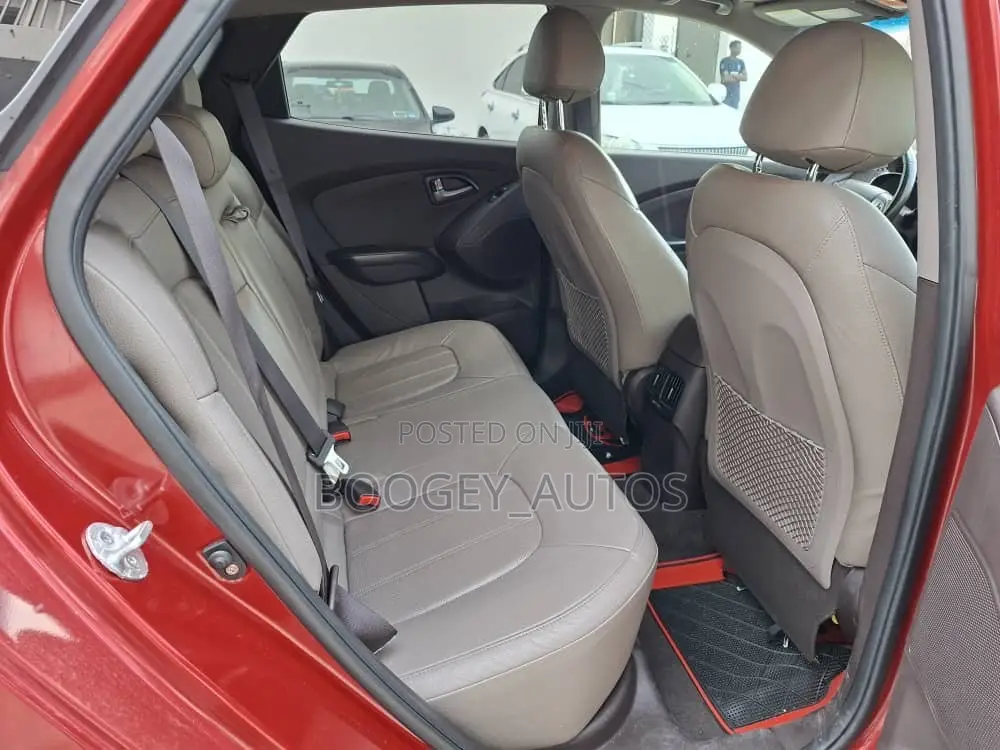 Hyundai Tucson 2014 Red