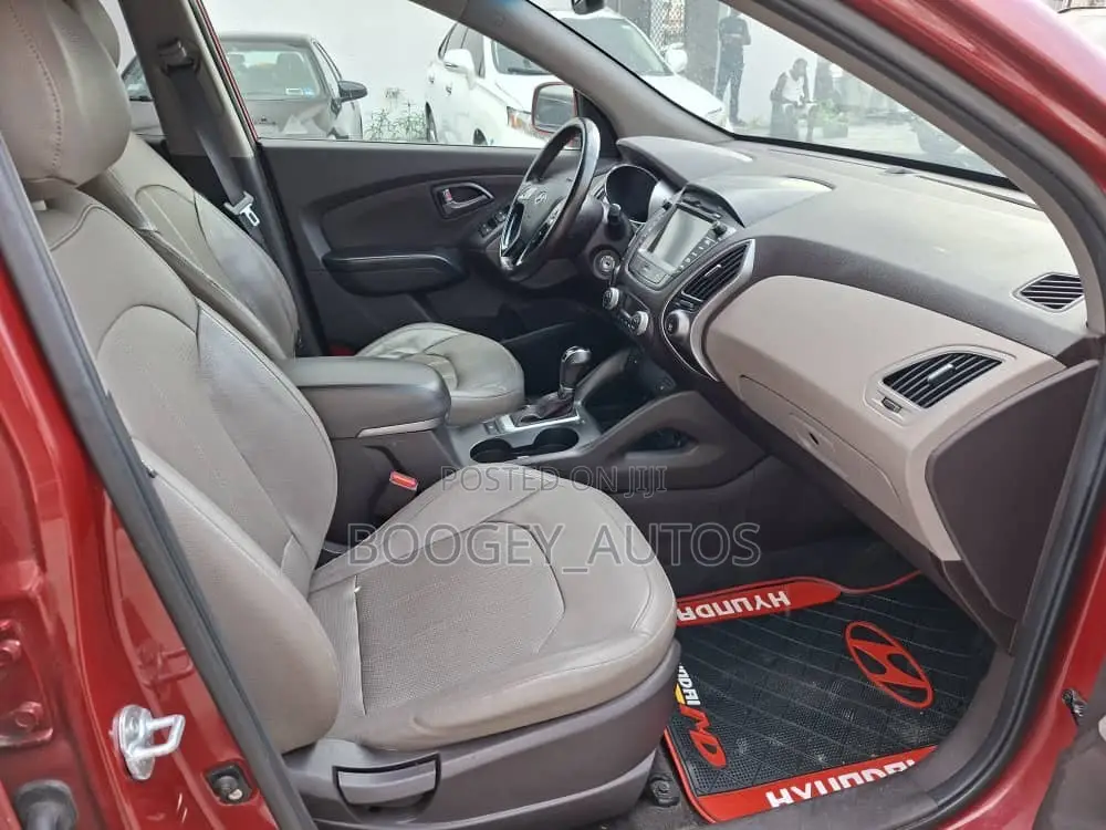 Hyundai Tucson 2014 Red