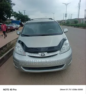 Toyota Sienna 2006 Silver