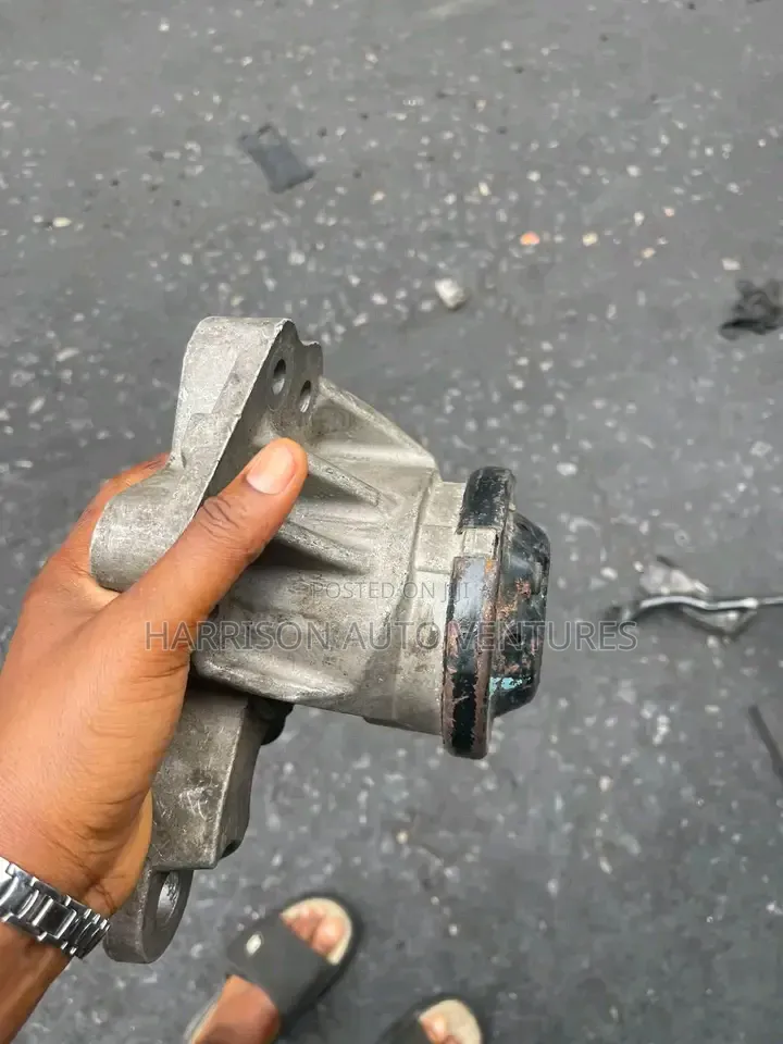 Ford Explorer Engine Seat