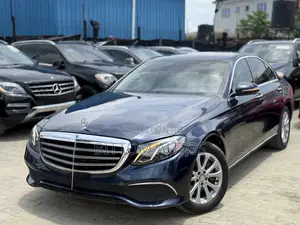 Mercedes-Benz E300 4Matic AWD Sedan (2.0L 4cyl 9A) 2017 Blue