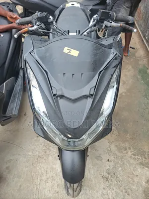 Honda 2022 Black