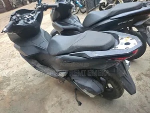 Honda 2022 Black