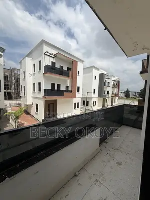 5bdrm Duplex in Jahi for sale