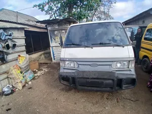 TOKUNBO Mazda Bongo Injector Engine 1998 White