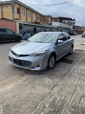 Toyota Avalon XLE Sedar FWD (3.5L 6cyl 6A) 2013 Silver