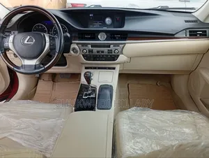 Lexus ES 2014 Red