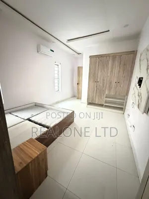 Mini Flat in Ikota for rent