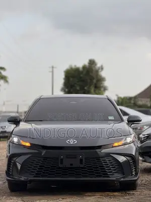 Toyota Camry SE 2025 Gray