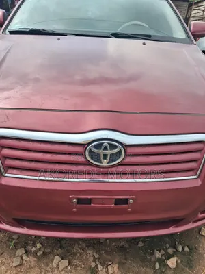 Toyota Avensis 2001 Red