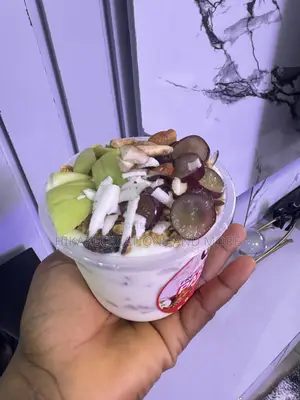 Yoghurt Parfait (Granola)