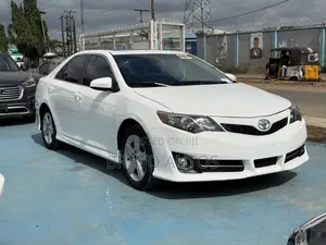 Toyota Camry SE 4dr Sedan (2.5L 4cyl 6A) 2013 White