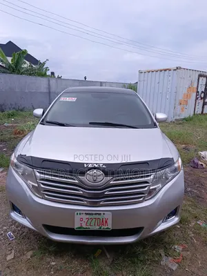 Toyota Venza XLE 2012 Silver