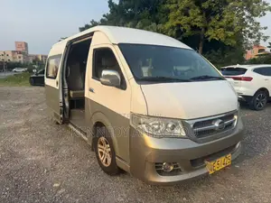 Toyota HiAce 2014 White