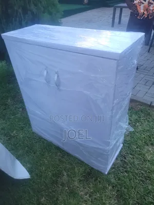 IIzzy Furniture