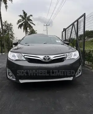 Toyota Camry LE 4dr Sedan (2.5L 4cyl 6A) 2013 Gray