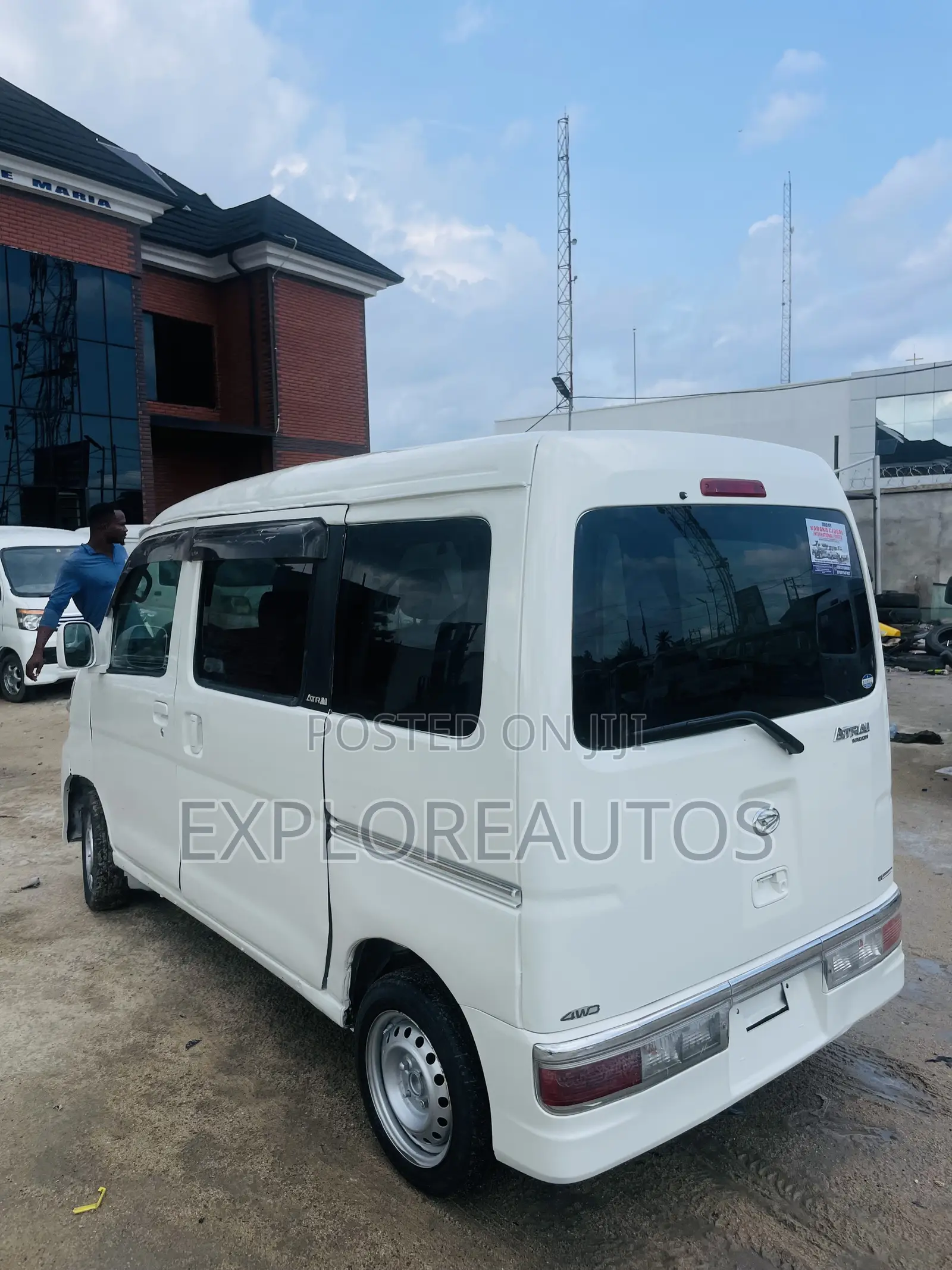 Daihatsu Hijet 2018 White