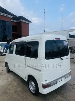 Daihatsu Hijet 2018 White