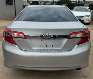 Toyota Camry XLE 4dr Sedan (2.5L 4cyl 6A) 2014 Silver