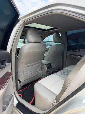 Toyota Camry XLE 4dr Sedan (2.5L 4cyl 6A) 2014 Silver