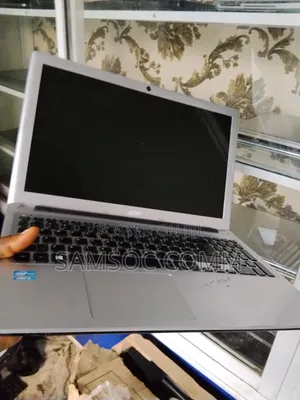 Laptop Acer Aspire V5-571PG 8GB Intel Core i5 HDD+SSD 500GB