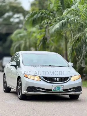 Honda Civic LX 4dr Sedan (1.8L 4cyl 5M) 2014 Silver