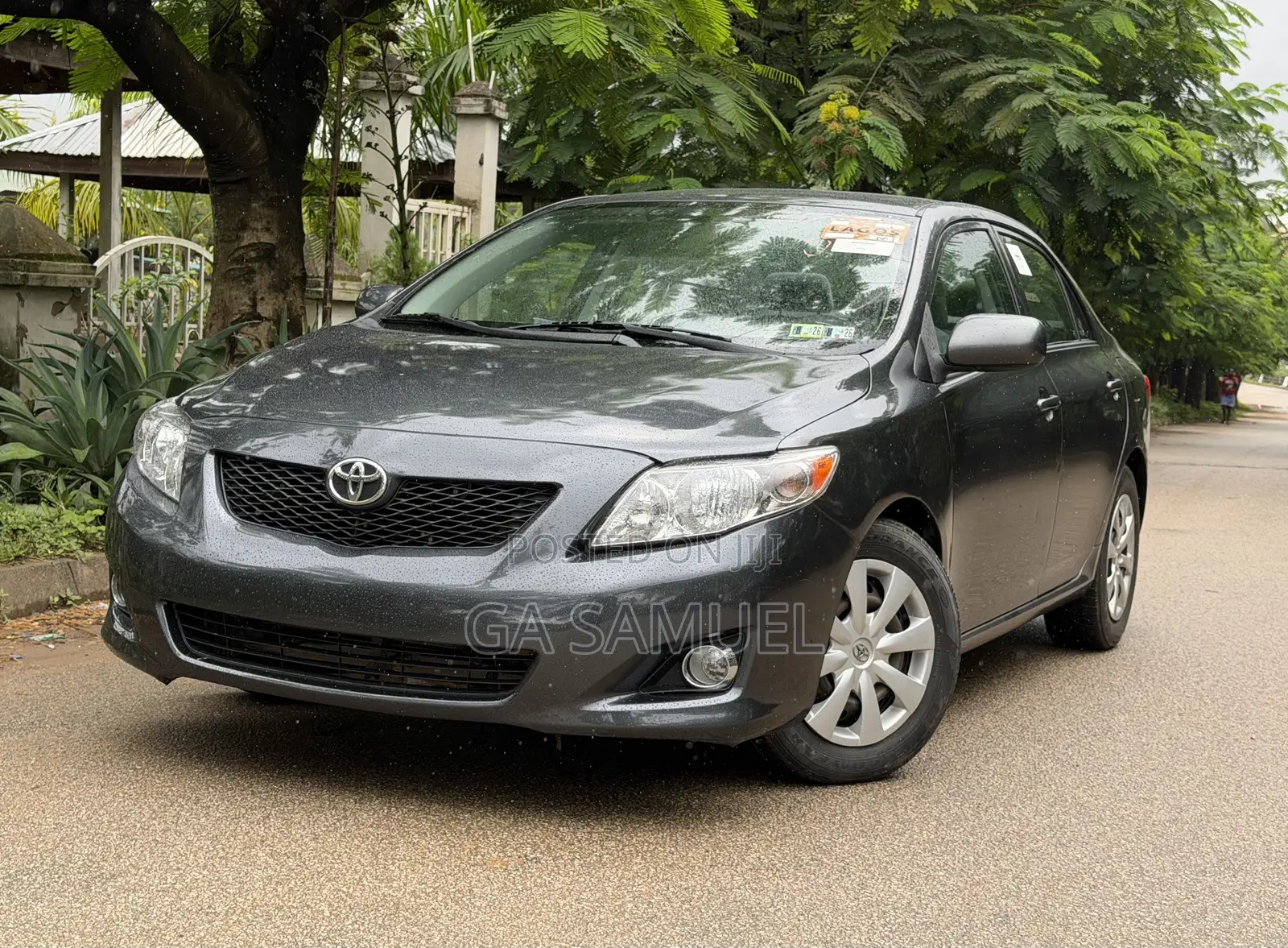 Toyota Corolla 2010 Gray