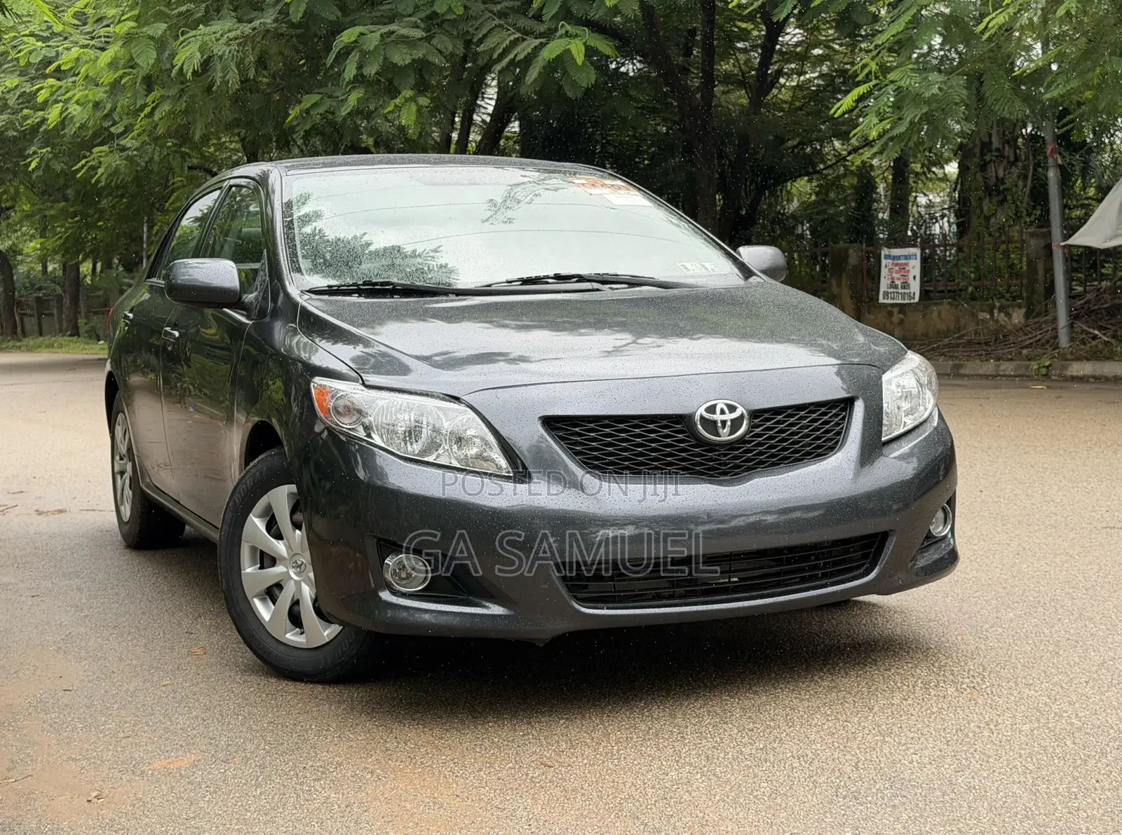 Toyota Corolla 2010 Gray