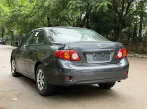 Toyota Corolla 2010 Gray