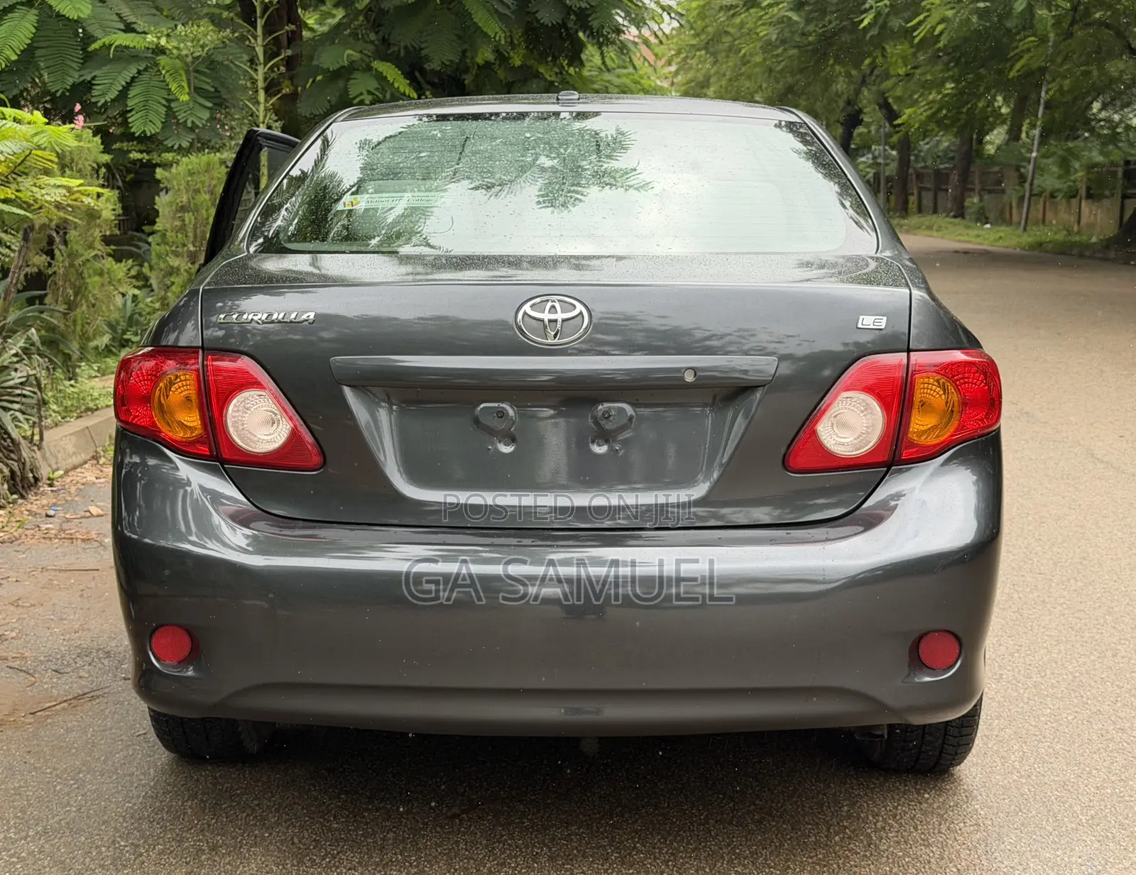 Toyota Corolla 2010 Gray