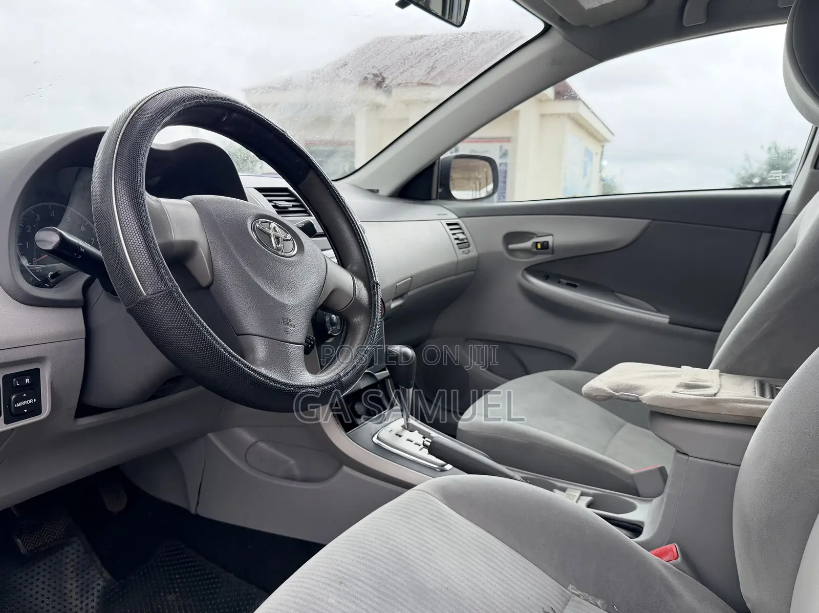 Toyota Corolla 2010 Gray